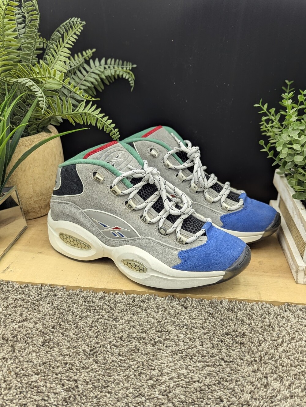 Reebok Question Mid Mens Size 9.5 Basketball Shoes Casual Comfort Walking